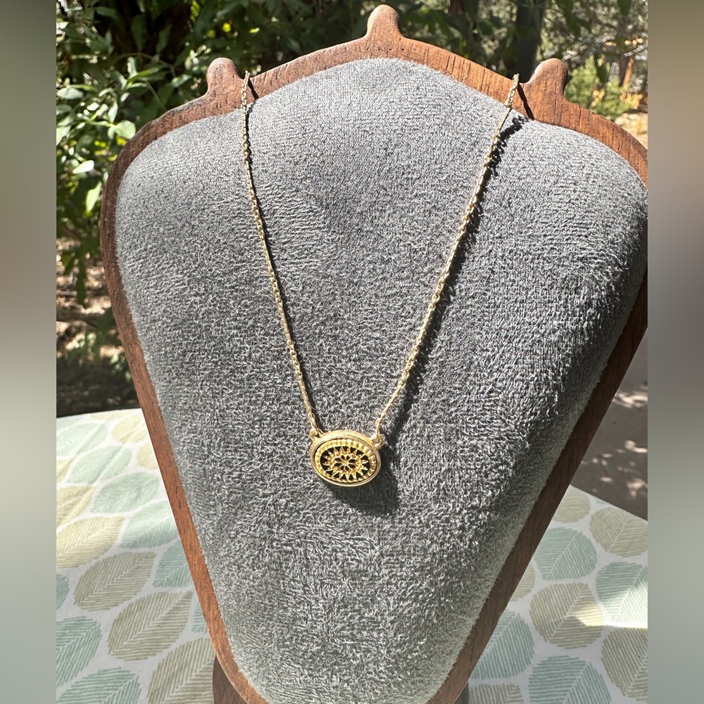 Unique Early 80’s Dainty Goldtone Vintage Avon Necklace